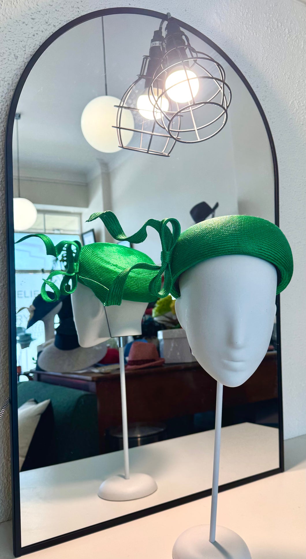Emerald floating bow