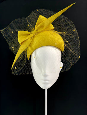 Canary bow and veil