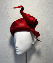 Beret in brightest red