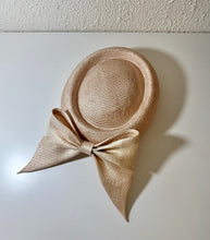 Pillbox in pale peach