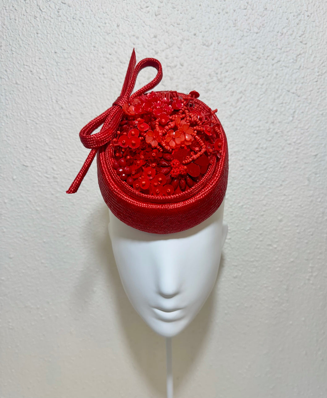 Pork pie beaded garden in red