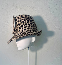 Garbo Snow leopard