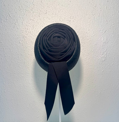 Grosgrain rose pillbox in black