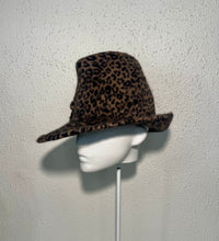 Garbo in snow leopard brown tone