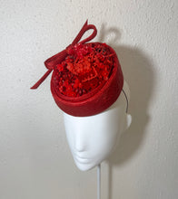 Pork pie beaded garden in red