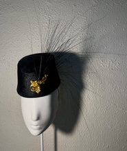 Baroque and feather wedge