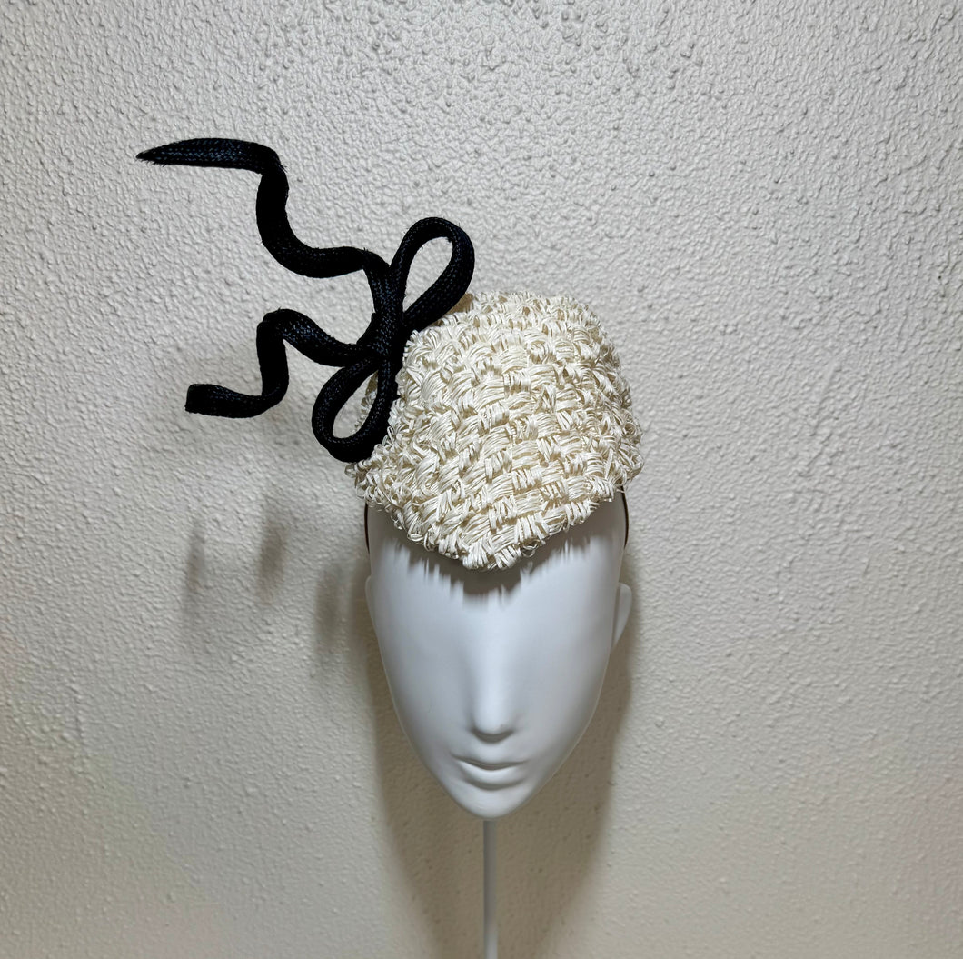 Straw cloth percher