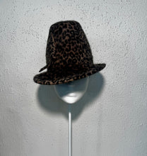 Garbo in snow leopard brown tone