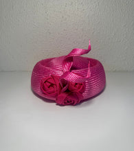 Pillbox of roses in pink