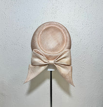 Pillbox in pale peach