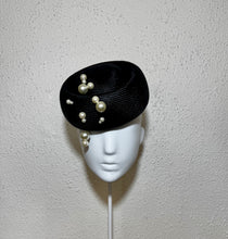 Dripping pearls pillbox