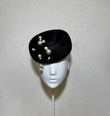 Dripping pearls pillbox