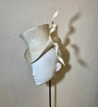 Ivory Vivienne Mini topper