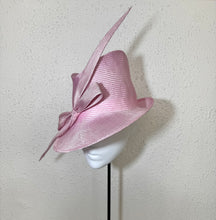 Sharp fedora in baby pink