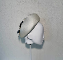 Triple bow beret