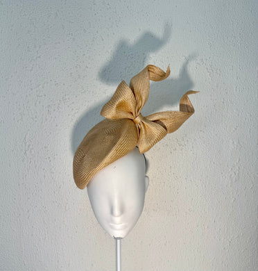 Classic beret in gold