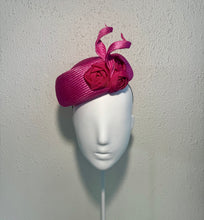 Pillbox of roses in pink