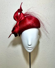 Beret with deco edge bow