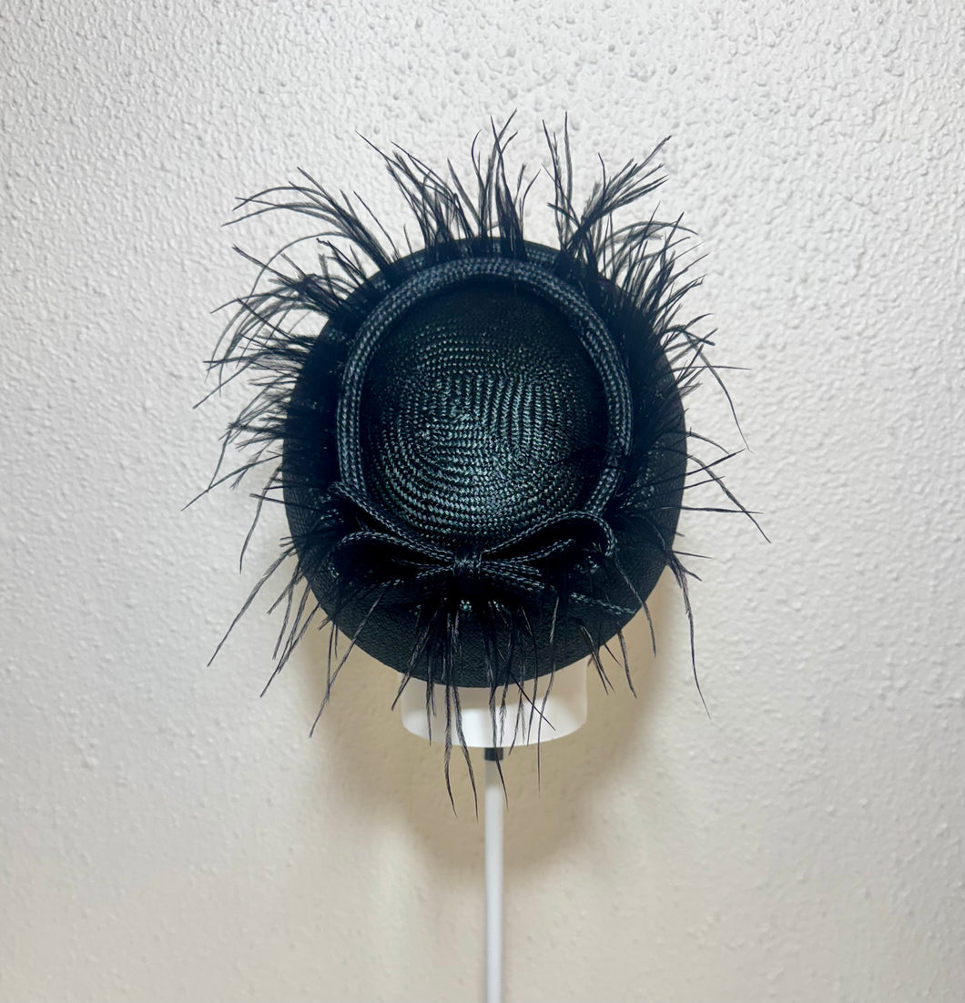 Pillbox with marabou inner