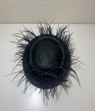 Pillbox with marabou inner